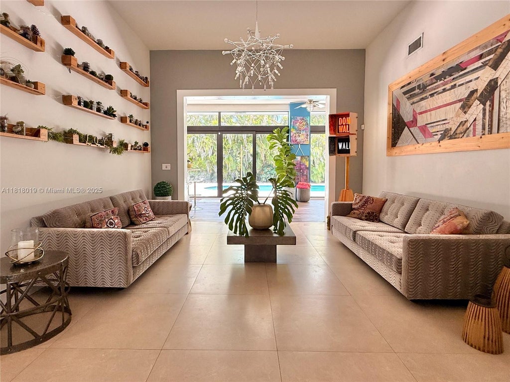 8200 Sw 92nd St, Miami