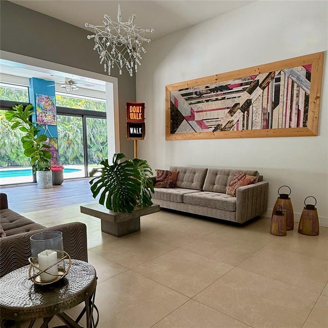 2 of 21 - 8200 Sw 92nd St, Miami, FL