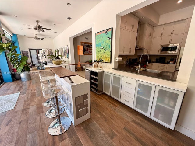 4 of 21 - 8200 Sw 92nd St, Miami, FL