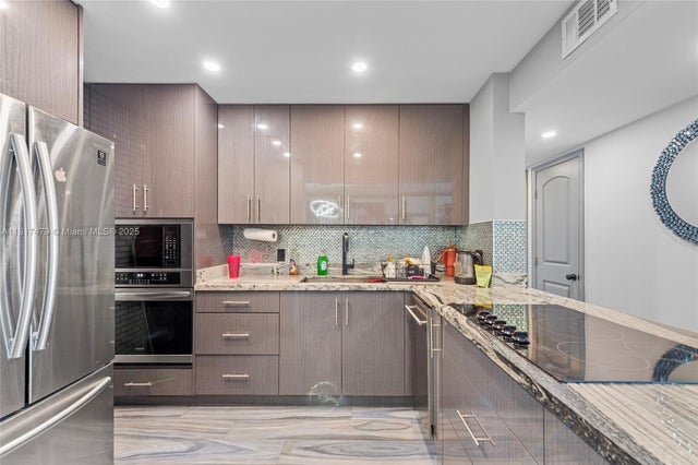 2 of 25 - 1345 Lincoln Rd 1105, Miami Beach, FL