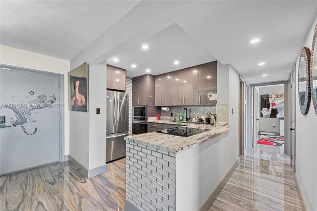 3 of 25 - 1345 Lincoln Rd 1105, Miami Beach, FL