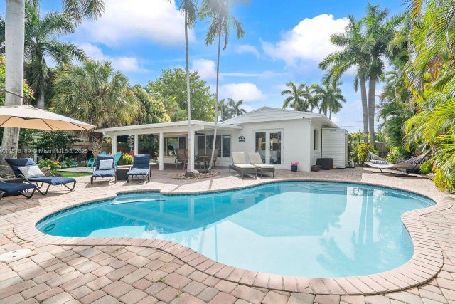 1 of 48 - 2837 Ne 17th Ave, Wilton Manors, FL
