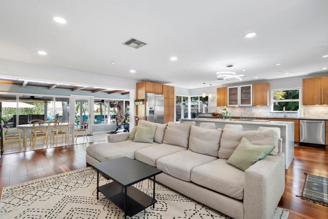 3 of 48 - 2837 Ne 17th Ave, Wilton Manors, FL