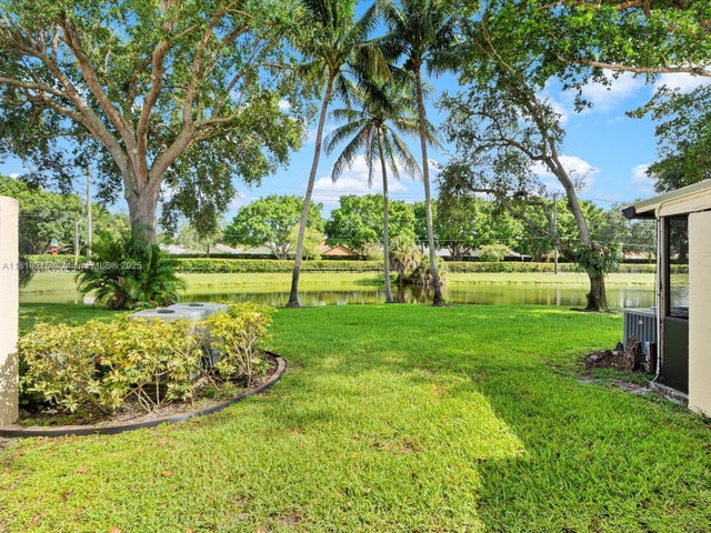 3 of 16 - 9530 Alcazar Ln, Davie, FL