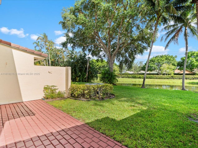 4 of 16 - 9530 Alcazar Ln, Davie, FL