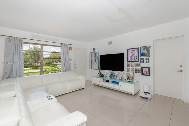 5 of 48 - 12445 Sw 46th St, Miami, FL