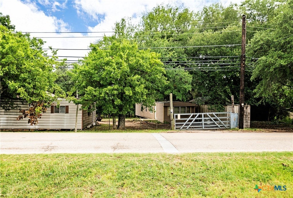 401 Salado Plaza Drive, Salado