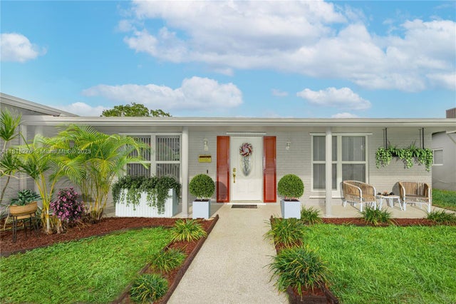2 of 52 - 1801 N 55th Ave, Hollywood, FL