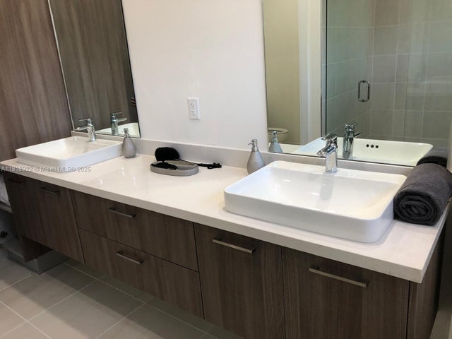2 of 24 - 8272 Nw 44th Ter, Doral, FL