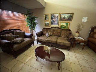 Photo of Listing #A11818346