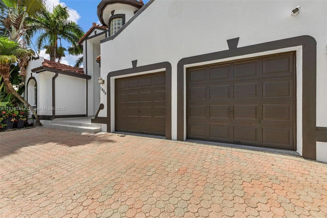 4 of 48 - 1350 Hollywood Blvd, Hollywood, FL