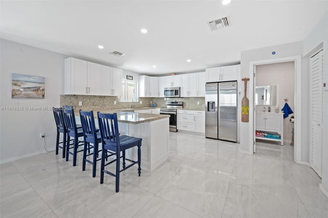 4 of 59 - 94825 Overseas Hwy #185, Key Largo, FL