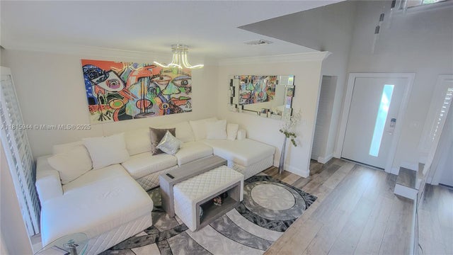 3 of 39 - 9894 Nw 2nd Ct, Plantation, FL