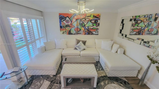 4 of 39 - 9894 Nw 2nd Ct, Plantation, FL