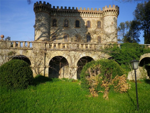 1 of 26 - Assisi Frazione S. Gregorio, San Gregorio, 