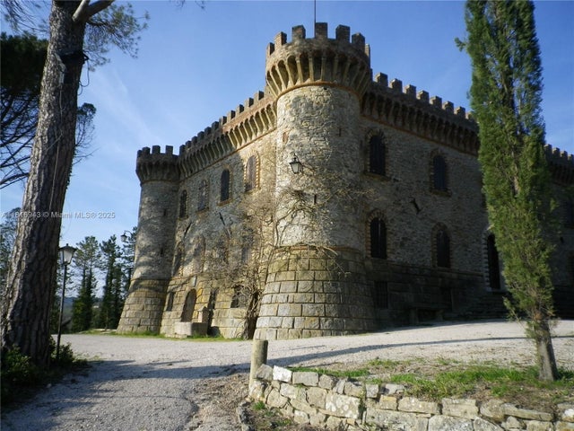 2 of 26 - Assisi Frazione S. Gregorio, San Gregorio, 