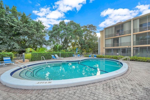 1 of 16 - 3900 N Hills Dr 303, Hollywood, FL
