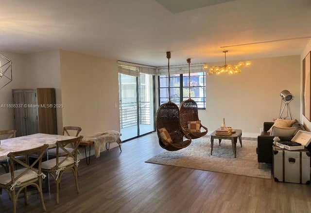 4 of 16 - 3900 N Hills Dr 303, Hollywood, FL