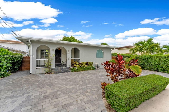 3 of 35 - 3075 Sw 19th St, Miami, FL