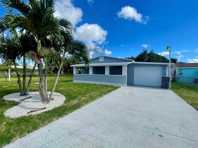 4562 Old Military Trl, West Palm Beach