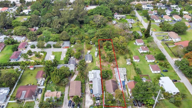 2 of 9 - 8980 Nw 5th Ave, El Portal, FL
