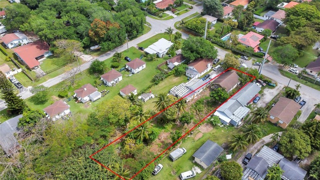 4 of 9 - 8980 Nw 5th Ave, El Portal, FL