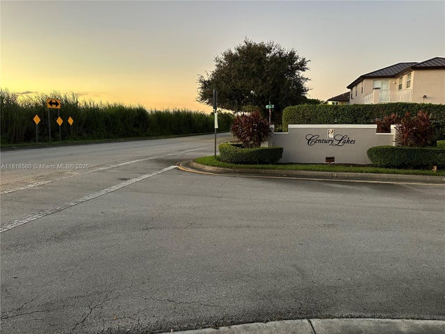 4 of 26 - 16650 Sw 61st Ln, Miami, FL