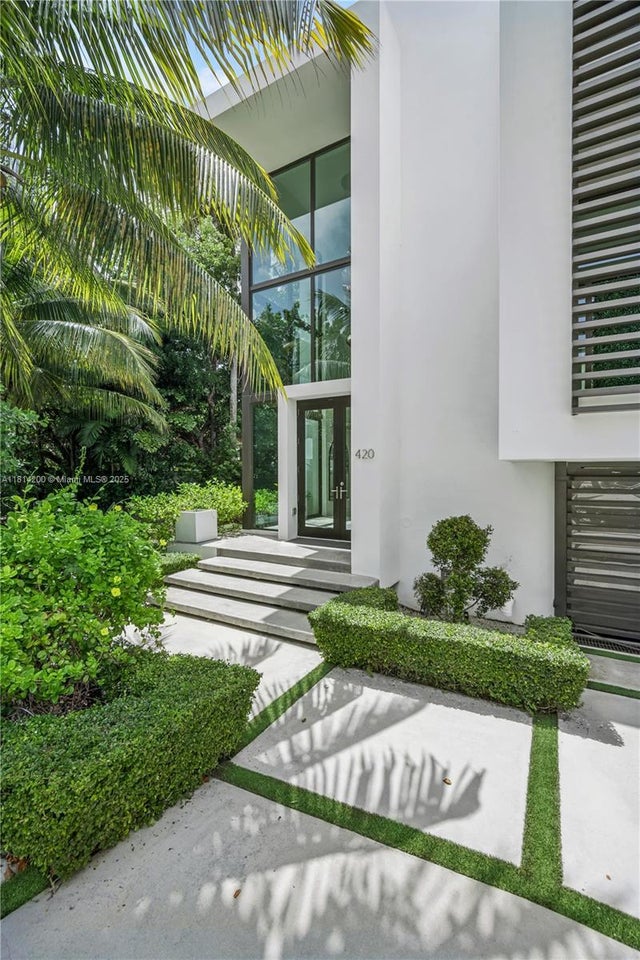 2 of 30 - 420 N Hibiscus Dr, Miami Beach, FL