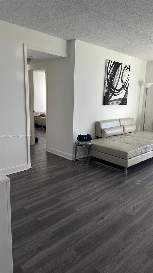4 of 15 - 2000 Ne 135th St 509, North Miami, FL