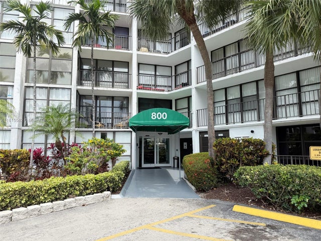 5 of 72 - 800 Parkview Dr 820, Hallandale Beach, FL