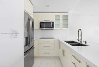 Photo of Listing #A11818817