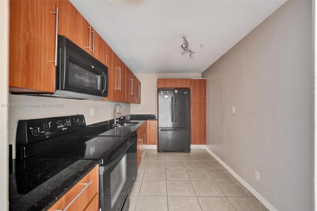 4 of 30 - 3001 S Ocean Dr 247, Hollywood, FL