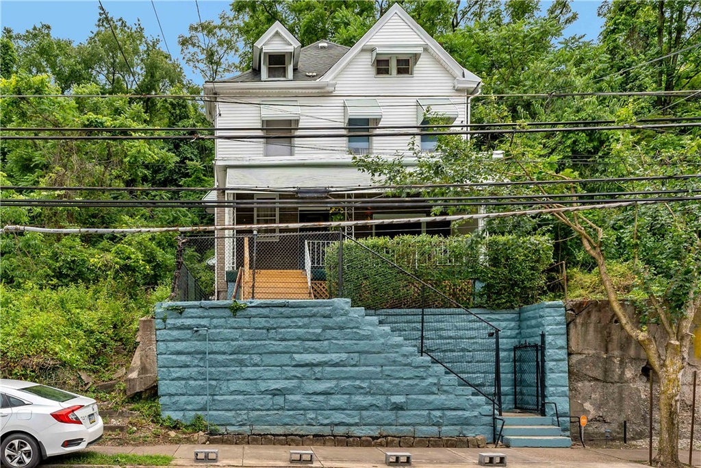 1042 Blackadore Street, Homewood Brushton