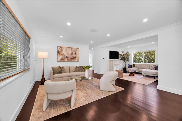 4 of 30 - 840 Algeria Ave, Coral Gables, FL