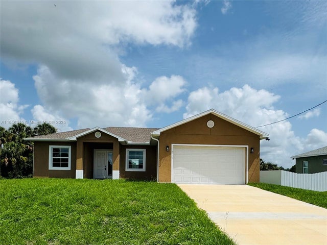 1 of 34 - 1115 Leader Street, La Belle, FL