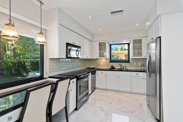 3 of 14 - 1020 Ne 98th St, Miami Shores, FL