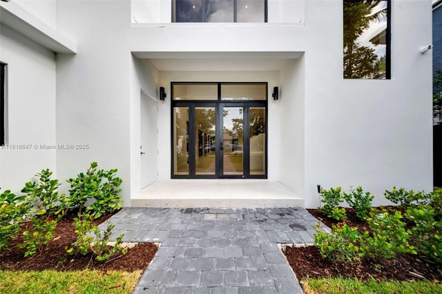 4 of 59 - 1513 Sw 11th Ter, Miami, FL
