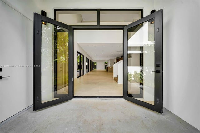 5 of 59 - 1513 Sw 11th Ter, Miami, FL