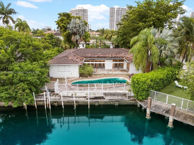 4 of 12 - 3446 Ne 168th St, North Miami Beach, FL