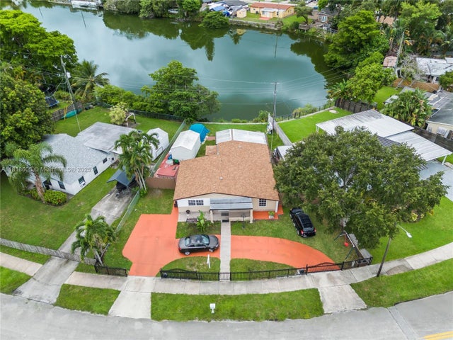 1 of 45 - 5930 N Farragut Dr, Hollywood, FL