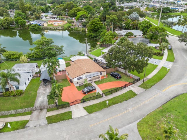 3 of 45 - 5930 N Farragut Dr, Hollywood, FL
