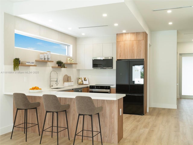 5 of 20 - 1421 Sw 24th Ct 1, Fort Lauderdale, FL