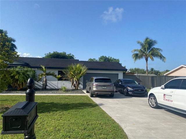 3 of 11 - 12780 Sw 187th St, Miami, FL