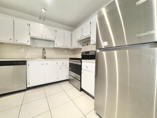 4 of 58 - 600 Three Islands Blvd 620, Hallandale Beach, FL