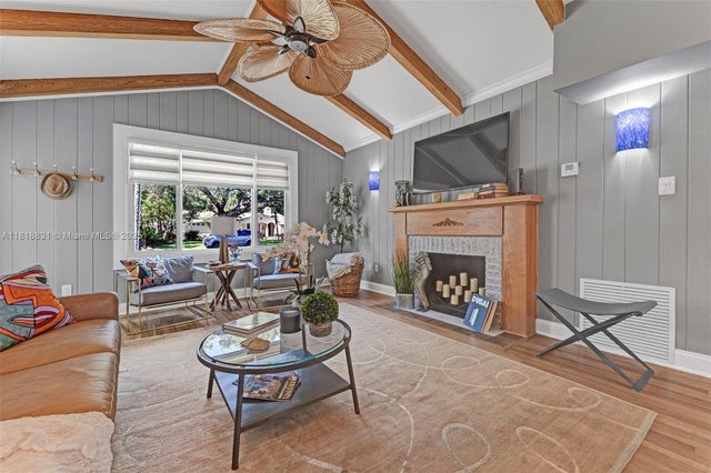 4 of 42 - 801 Se 7th St, Fort Lauderdale, FL