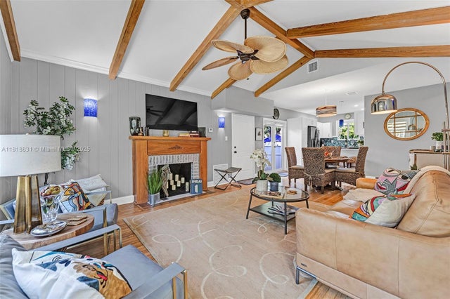 5 of 42 - 801 Se 7th St, Fort Lauderdale, FL