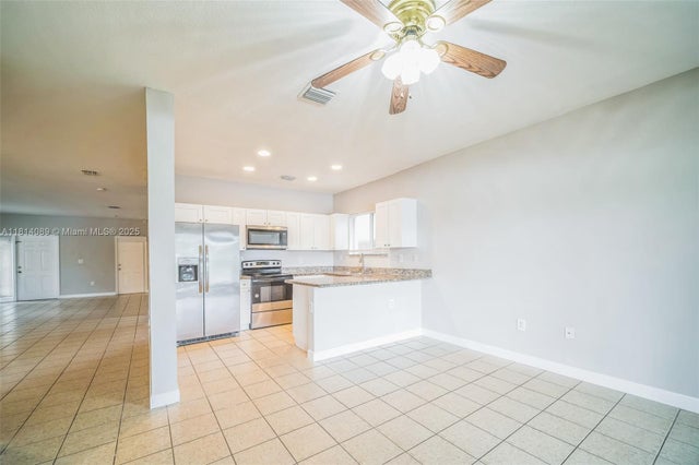 4 of 30 - 3223 Se 2nd Dr, Homestead, FL