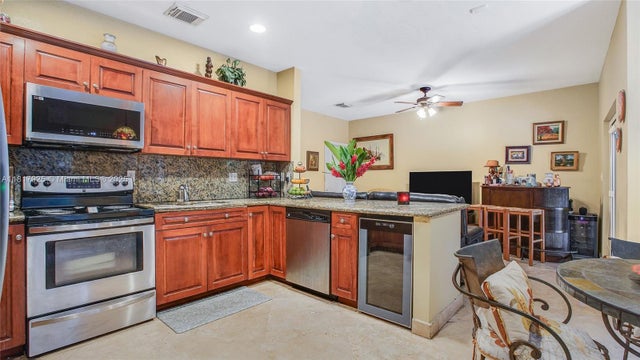 3 of 21 - 15575 Sw 9th Ln, Miami, FL
