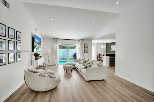 2 of 91 - 18998 Cloud Lake Cir, Boca Raton, FL