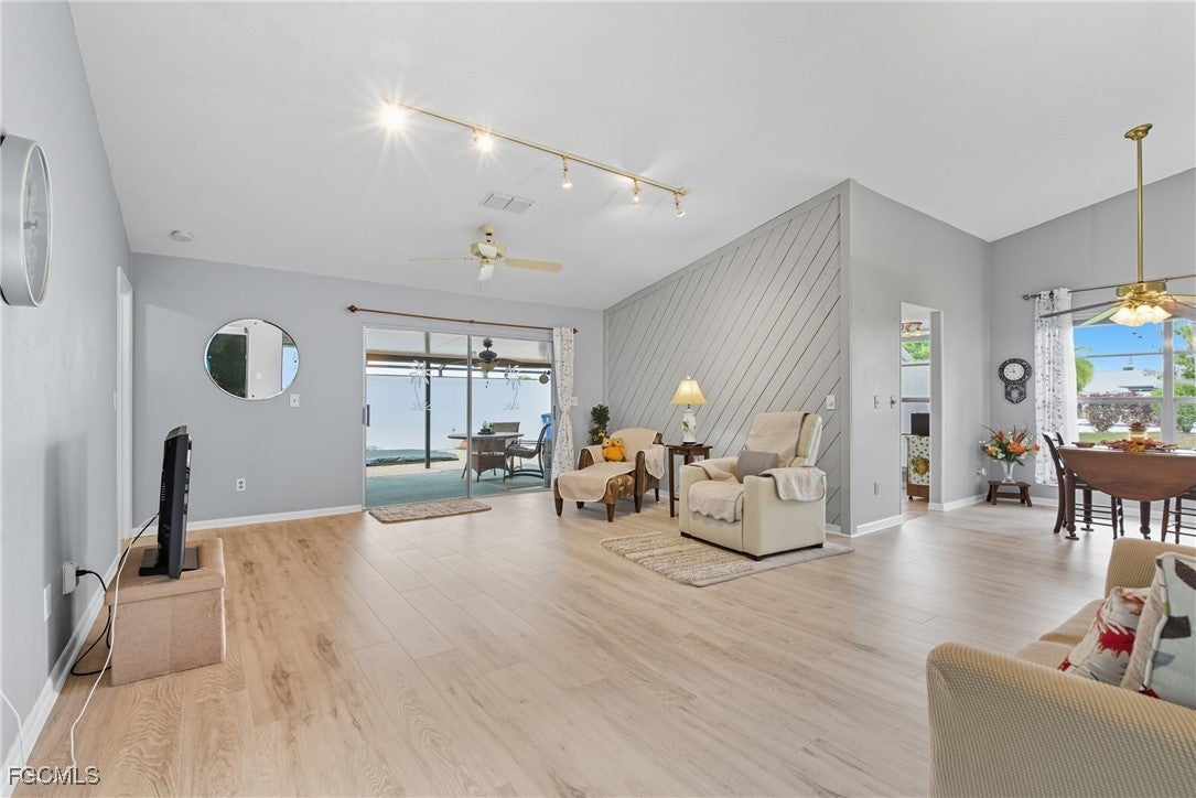 Photo of Listing #225054564